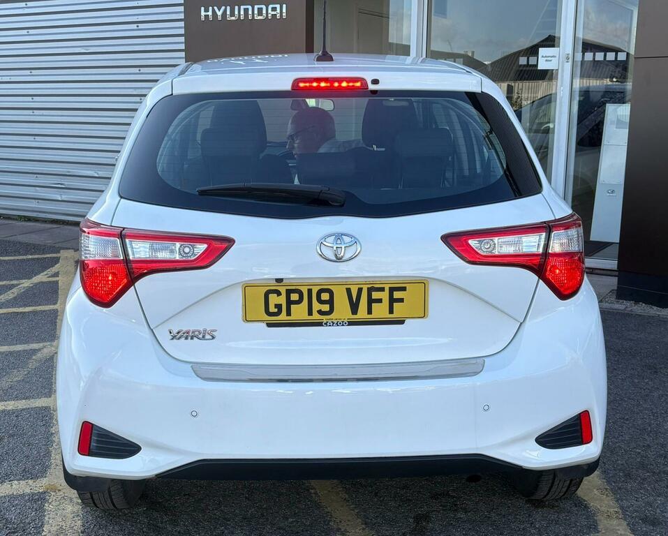 Toyota Yaris 1.5 Vvt-i Icon Tech Euro 6 GP19VFF White #5