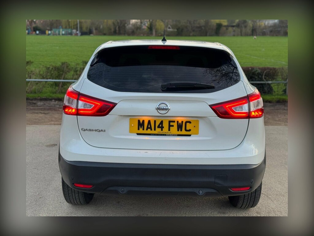 Nissan Qashqai 1.2 Dig-t Acenta 2Wd Euro 5 Ss MA14FWC White #6