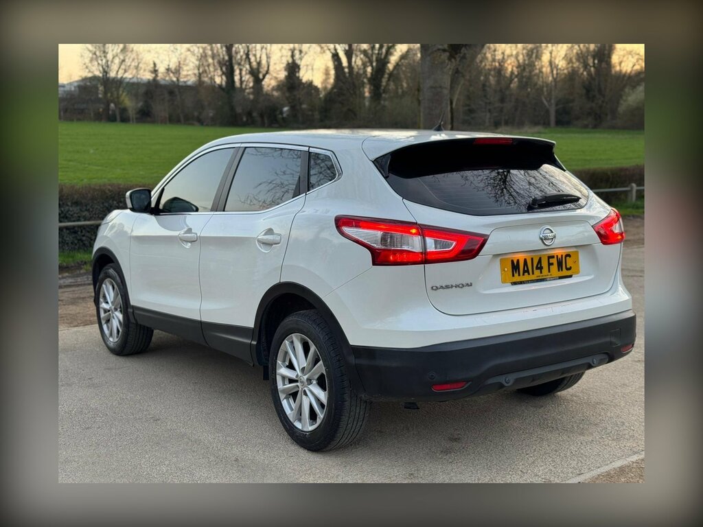 Nissan Qashqai 1.2 Dig-t Acenta 2Wd Euro 5 Ss MA14FWC White #4