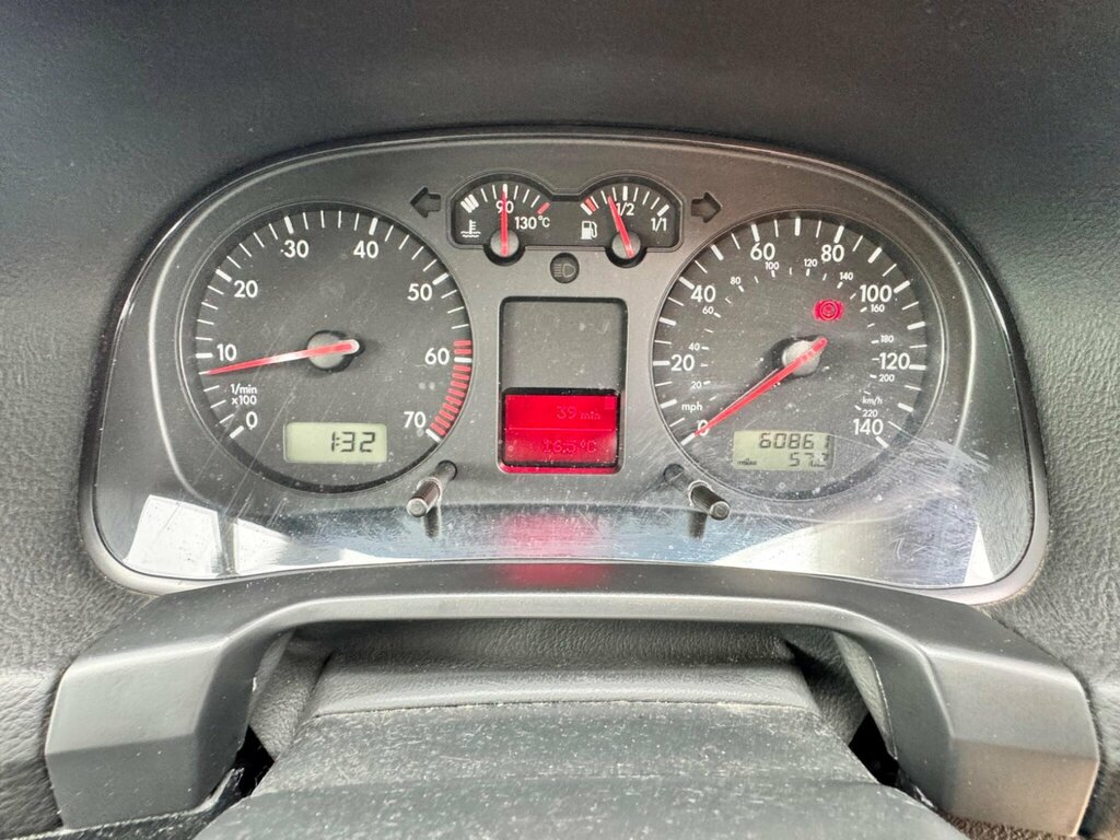 Volkswagen Golf 2.0 Gti Black #27