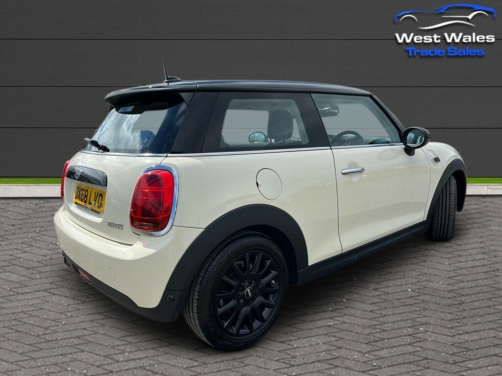Mini Hatch Cooper Classic DX68LVO #4