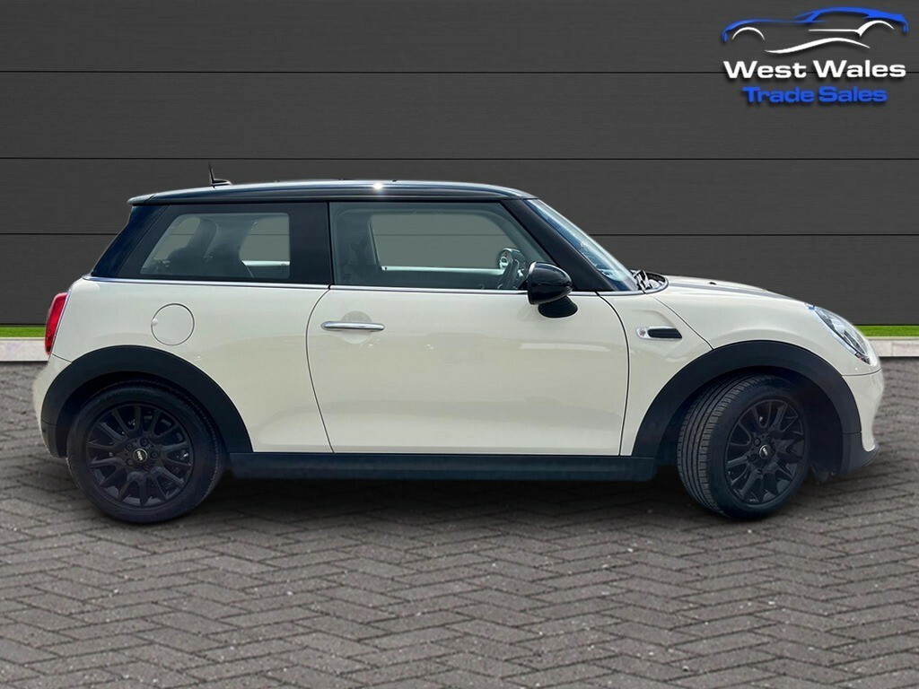 Mini Hatch Cooper Classic DX68LVO #3