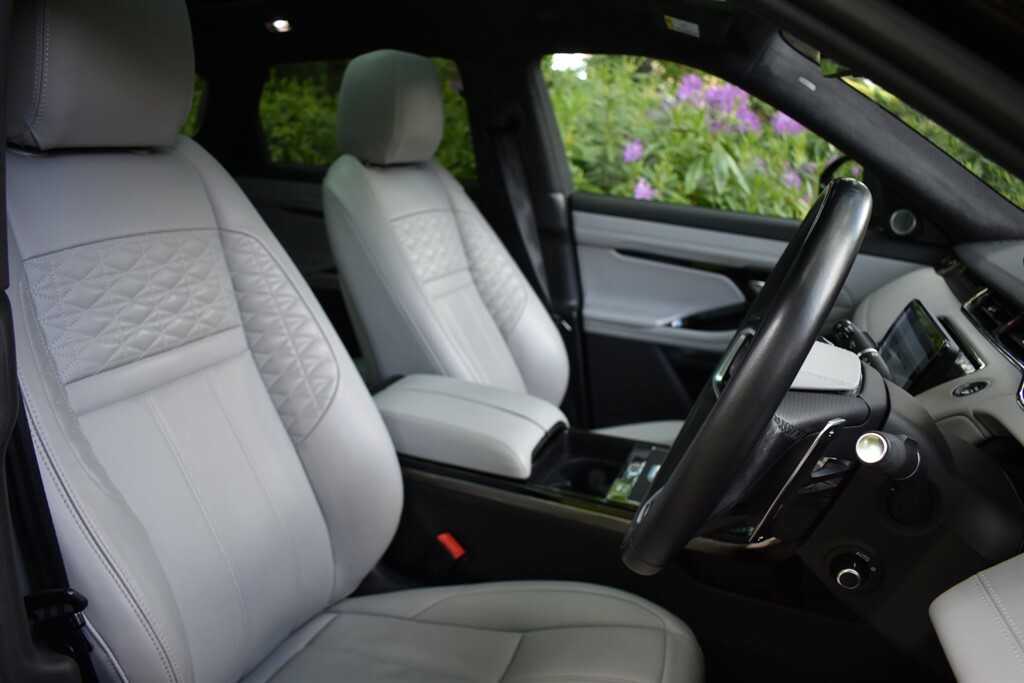 Land Rover Range Rover Evoque 2.0 L Colour Combination GN72WZZ Black #2