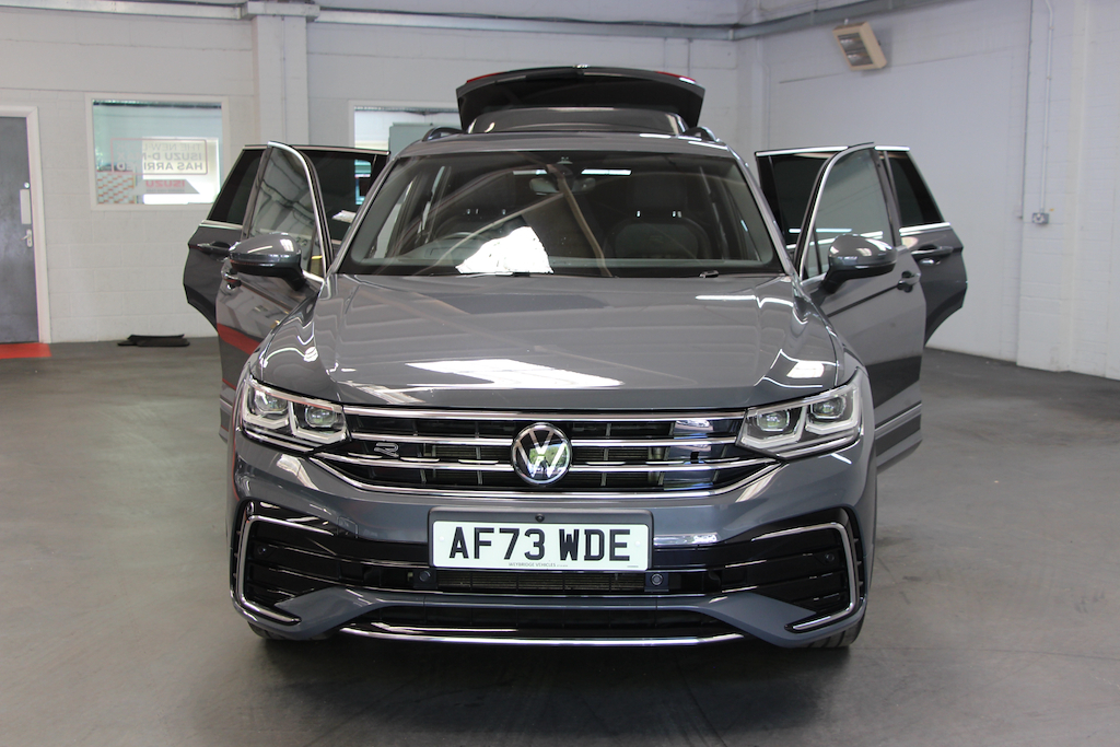 Volkswagen Tiguan Tsi 13Kwh R-line Phev 245 Finance From 8.9 Apr AF73WDE Grey #5