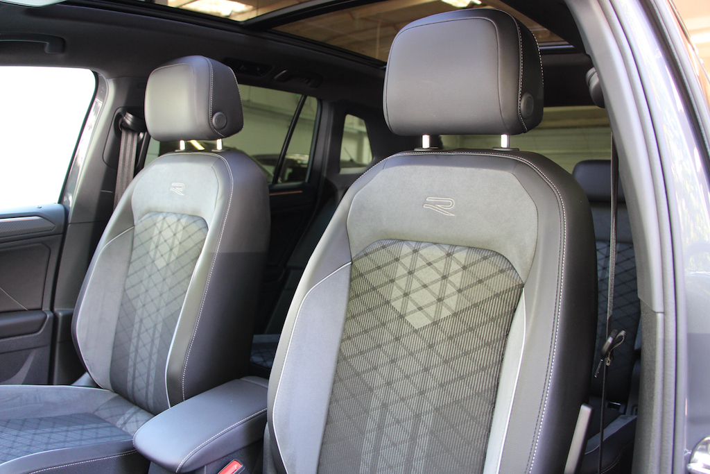 Volkswagen Tiguan Tsi 13Kwh R-line Phev 245 Finance From 8.9 Apr AF73WDE Grey #4