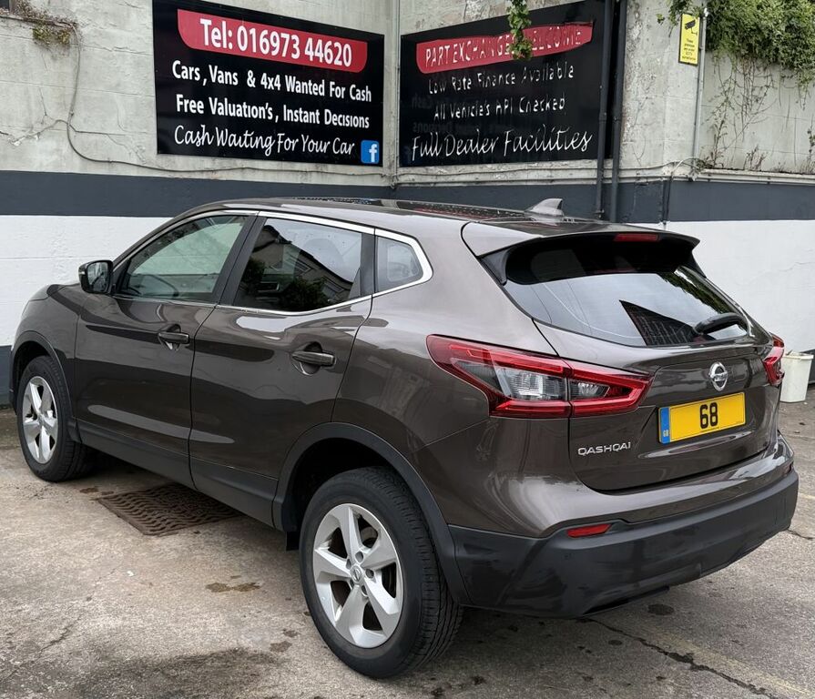 Nissan Qashqai Hatchback Brown #4