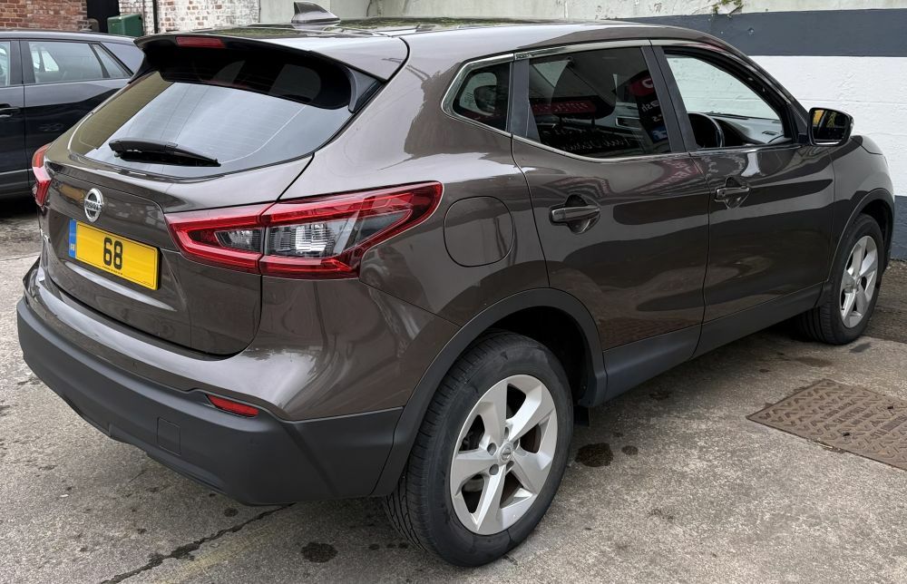 Nissan Qashqai Hatchback Brown #6
