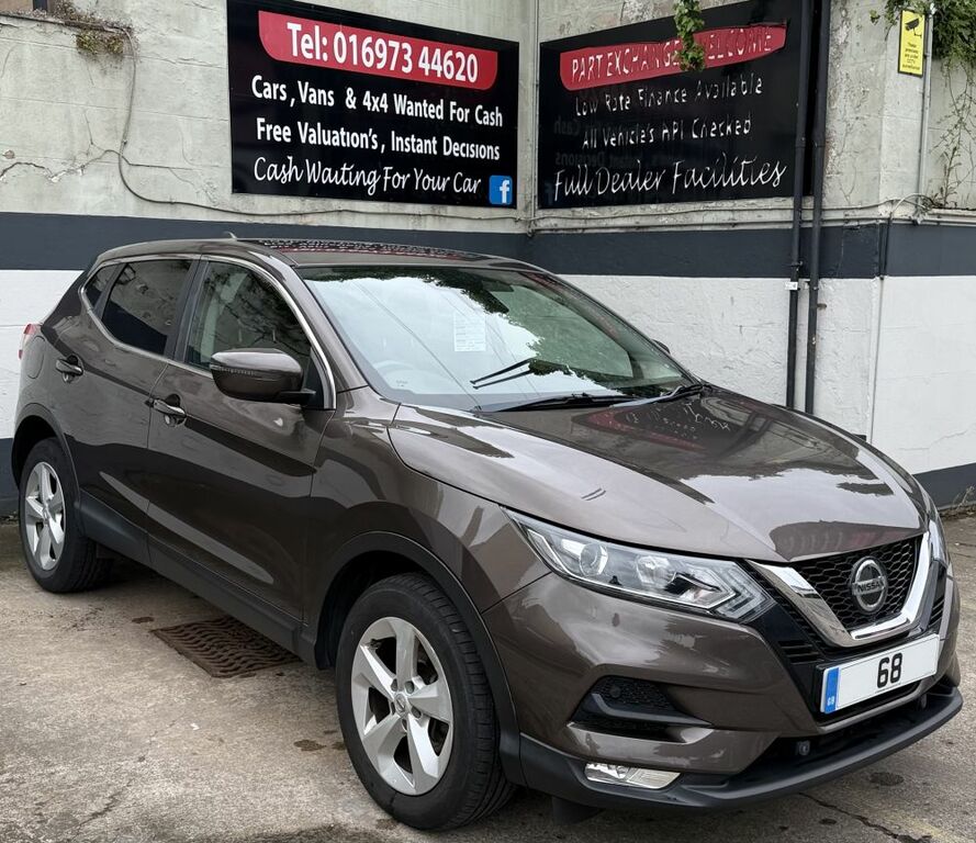 Nissan Qashqai Hatchback Brown