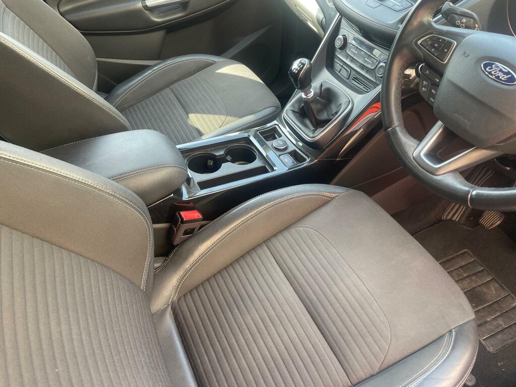 Ford Kuga 2.0 Tdci Titanium Euro 6 Ss MV67GNJ Grey #5