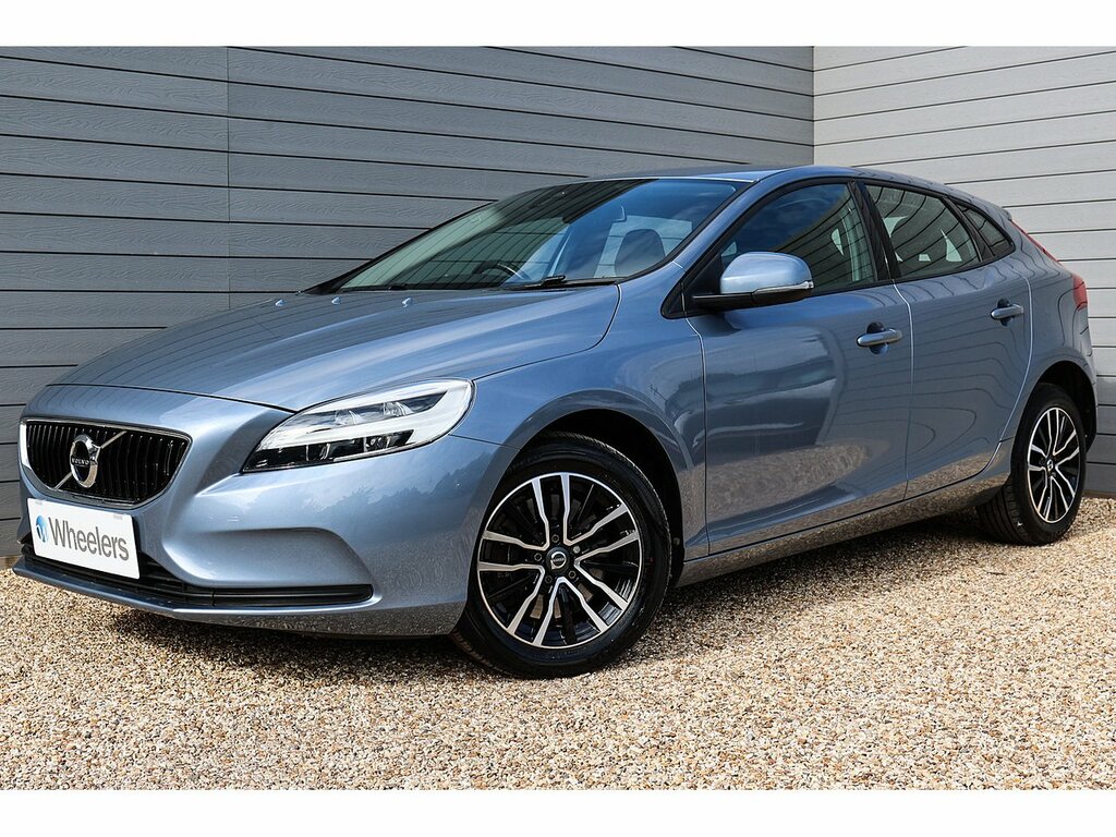 Volvo V40 T2 Momentum Nav Plus Blue