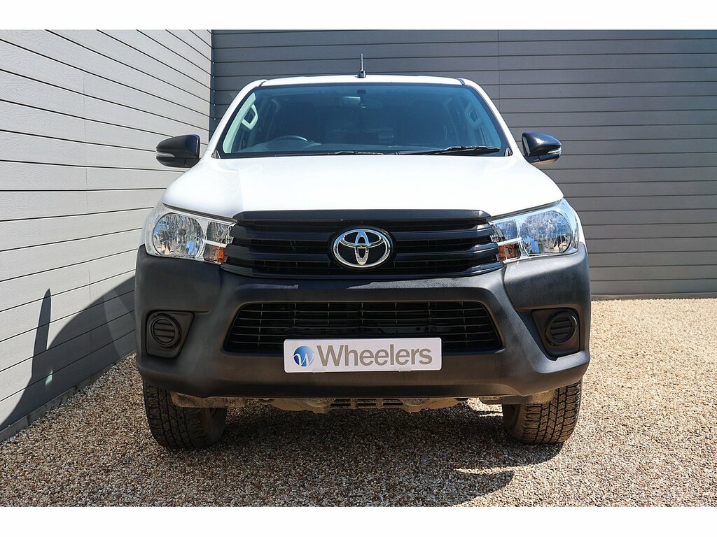 Toyota HILUX D-4d Active White #4