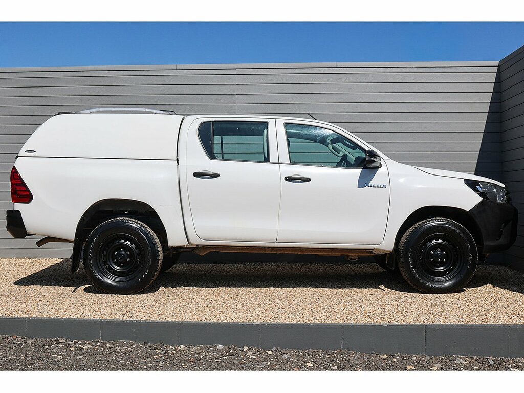 Toyota HILUX D-4d Active White #6
