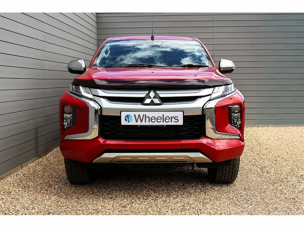 Mitsubishi L200 Di-d Dc Barbarian Red #4