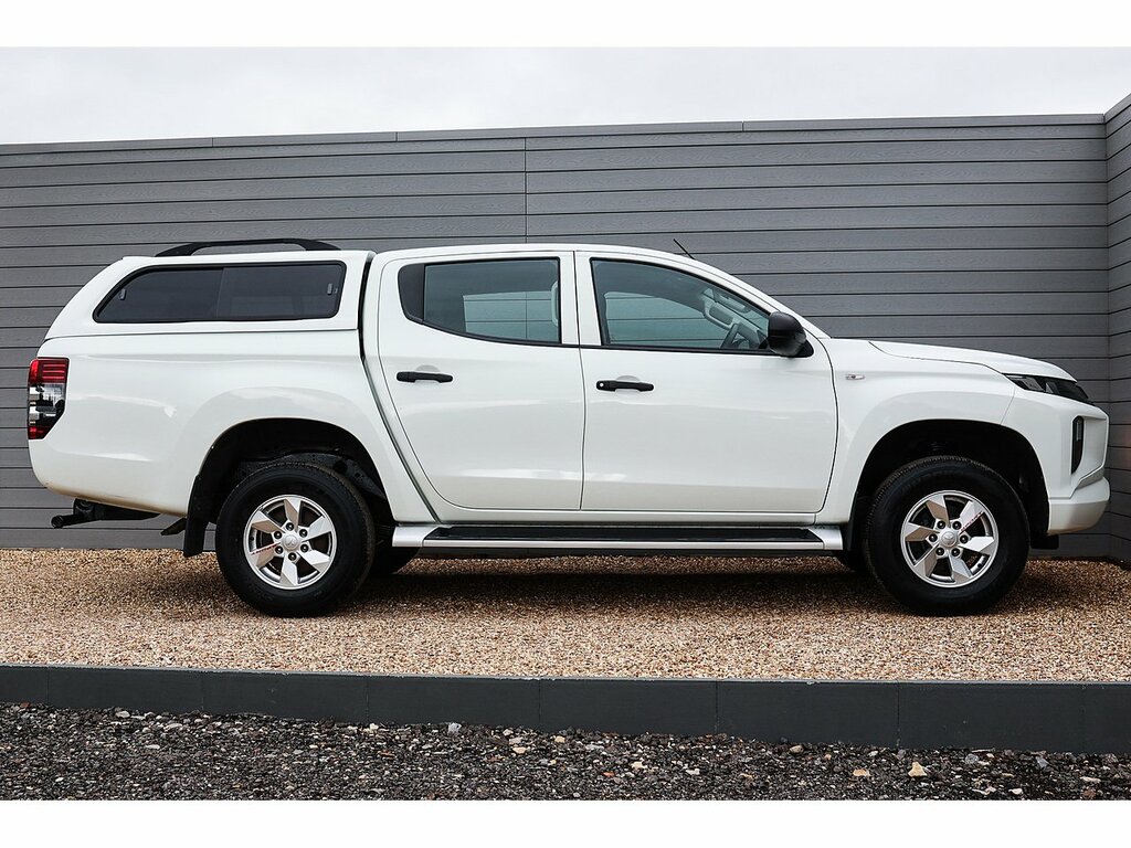 Mitsubishi L200 Di-d Dc 4Life White #6