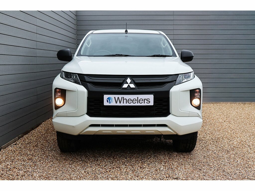 Mitsubishi L200 Di-d Dc 4Life White #4