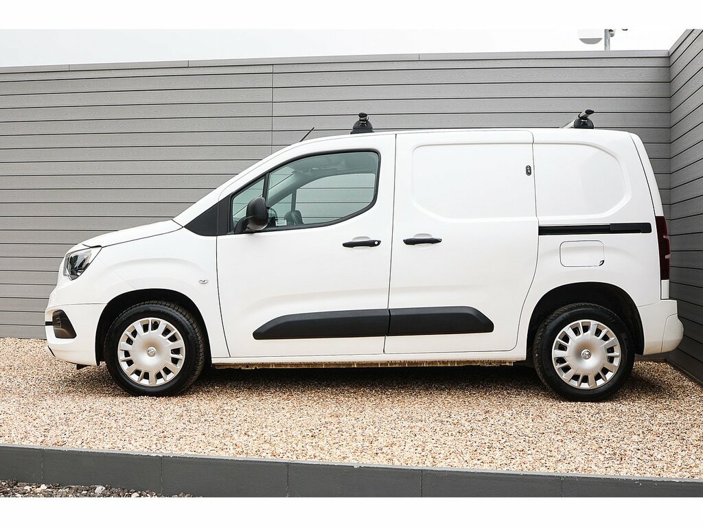 Vauxhall Combo Turbo D 2300 Sportive DS20EUV White #5