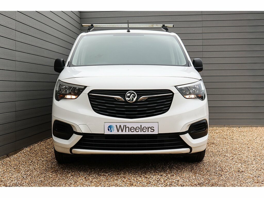 Vauxhall Combo Turbo D 2300 Sportive DS20EUV White #4