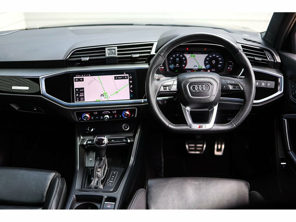 Audi Q3 Tfsie Black Edition YA73LUE Grey #2