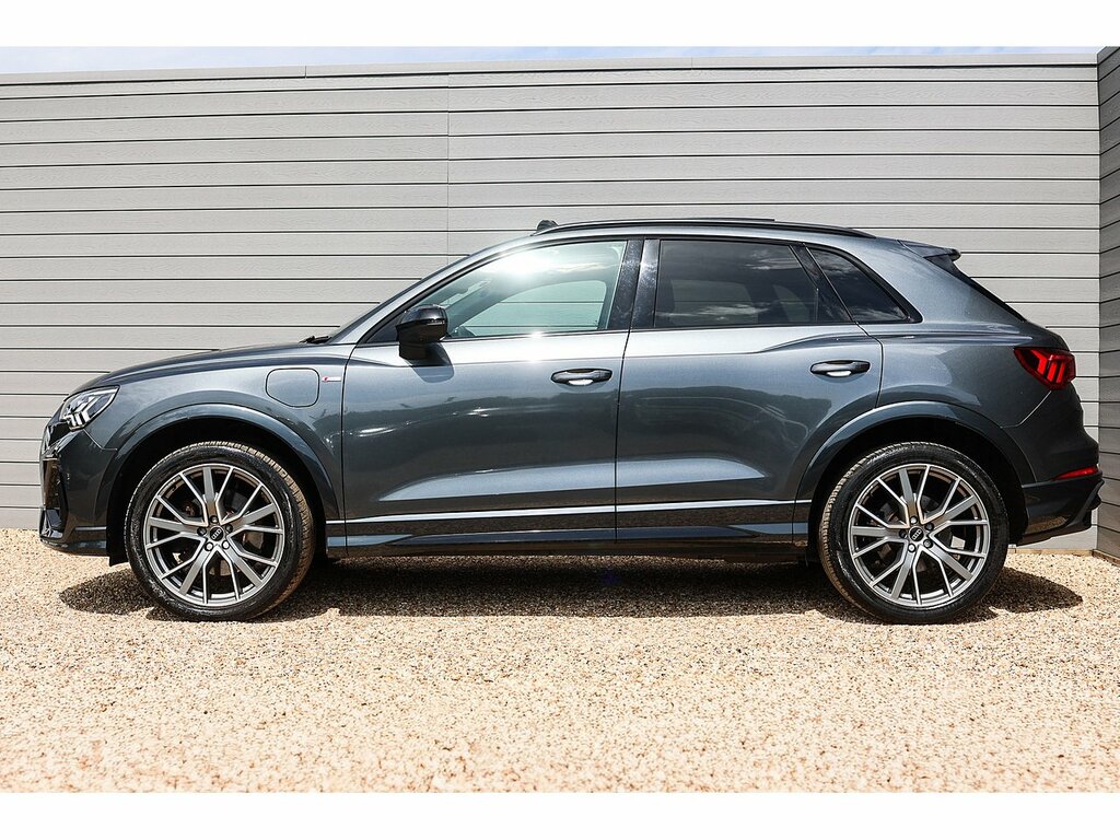 Audi Q3 Tfsie Black Edition YA73LUE Grey #4