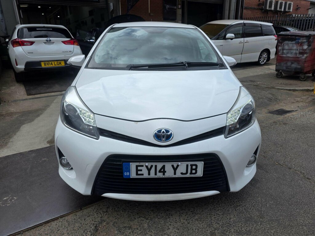 Toyota Yaris 1.5 Vvt-h Icon Plus Cvt Euro 5 White