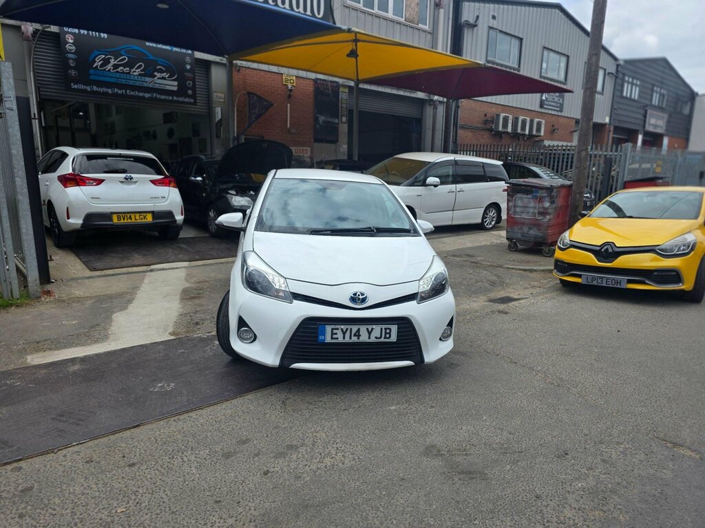 Toyota Yaris 1.5 Vvt-h Icon Plus Cvt Euro 5 EY14YJB White #4