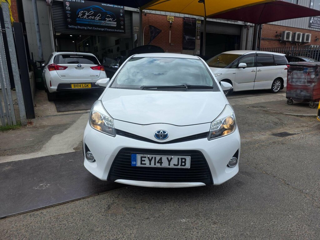 Toyota Yaris 1.5 Vvt-h Icon Plus Cvt Euro 5 EY14YJB White #3