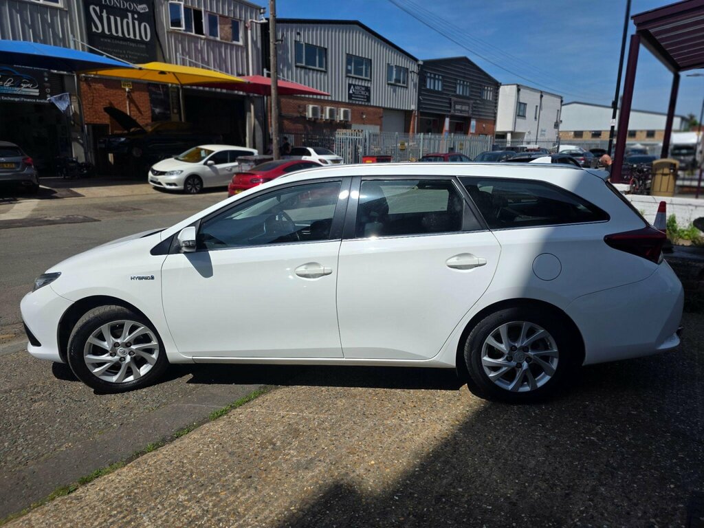 Toyota Auris 1.8 Vvt-h Icon Tech Touring Sports Cvt Euro 6 Ss FN68WZK White #6