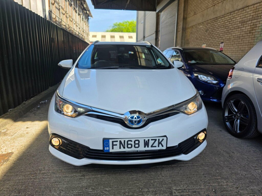 Toyota Auris 1.8 Vvt-h Icon Tech Touring Sports Cvt Euro 6 Ss FN68WZK White #2
