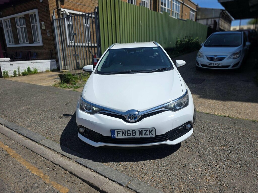 Toyota Auris 1.8 Vvt-h Icon Tech Touring Sports Cvt Euro 6 Ss FN68WZK White #4