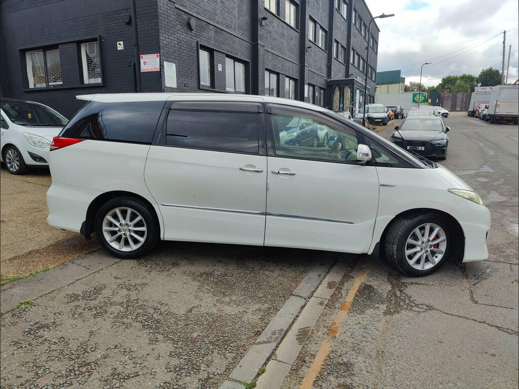 Toyota Estima 2.4 2Wd 7 Seater White #5