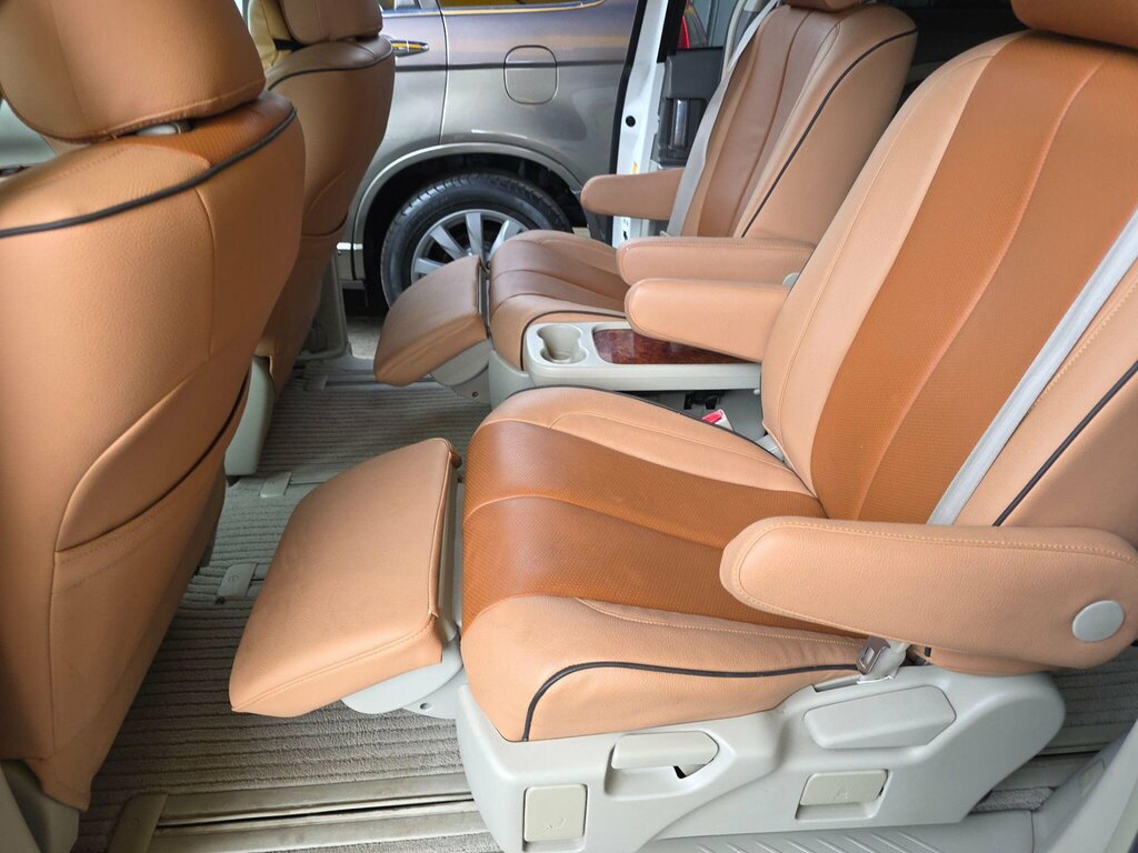 Toyota Estima 2.4 E-four X,ulez 2.4 White #17