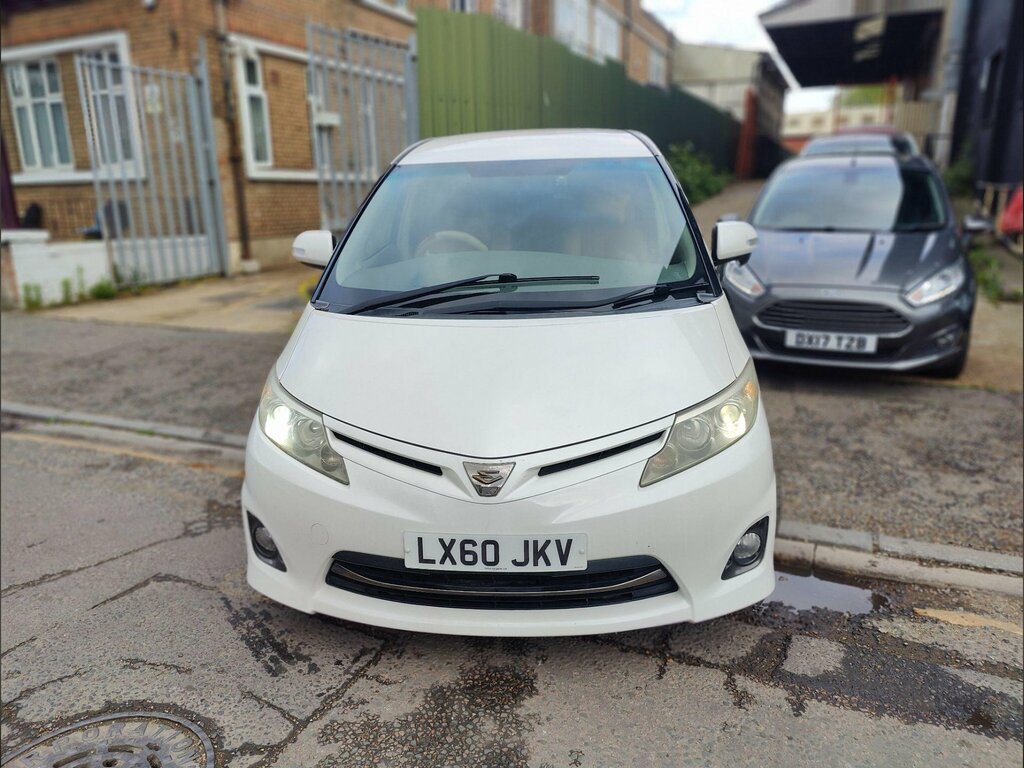 Toyota Estima 2.4 2Wd 7 Seater White #2