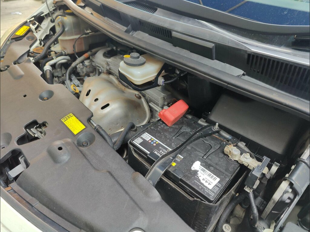 Toyota Estima 2.4 E-four X,ulez 2.4 White #29