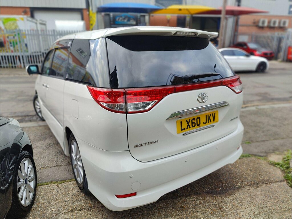 Toyota Estima 2.4 2Wd 7 Seater White #4