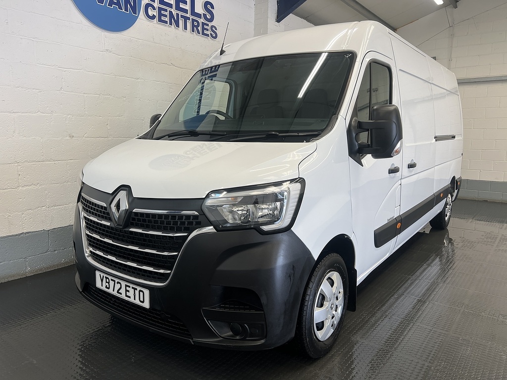 Renault Master Master 2.3 Dci 35 Business Fwd Lwb Medium Roof Eu White