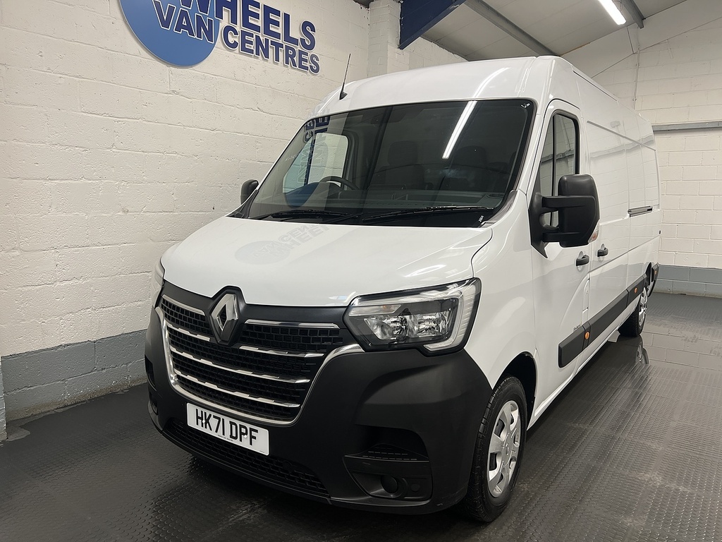 Renault Master Master 2.3 Dci 35 Business Fwd Lwb Medium Roof Eu White