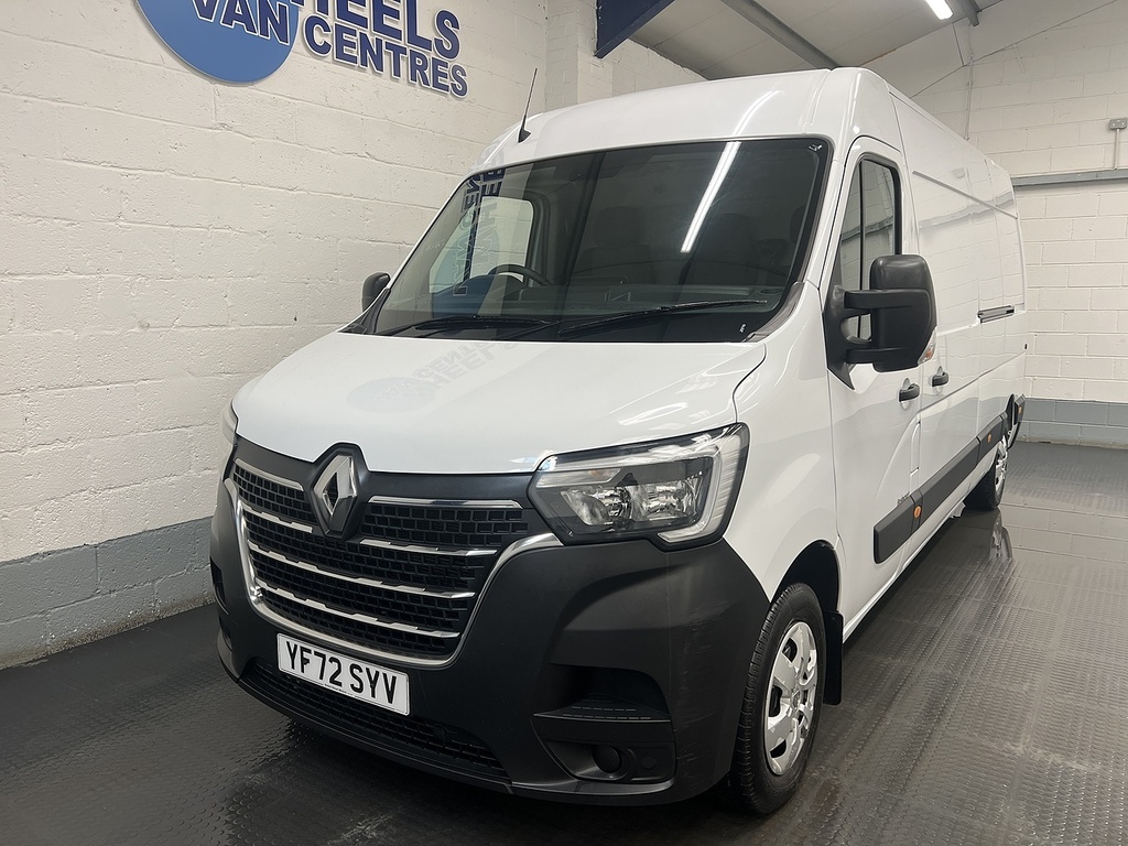 Renault Master Master 2.3 Dci 35 Business Fwd Lwb Medium Roof Eu White