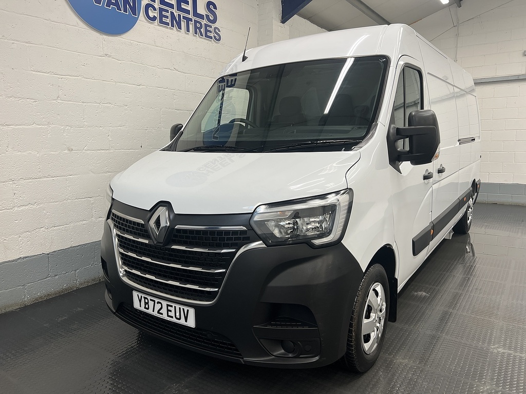 Renault Master Master 2.3 Dci 35 Business Fwd Lwb Medium Roof Eu White