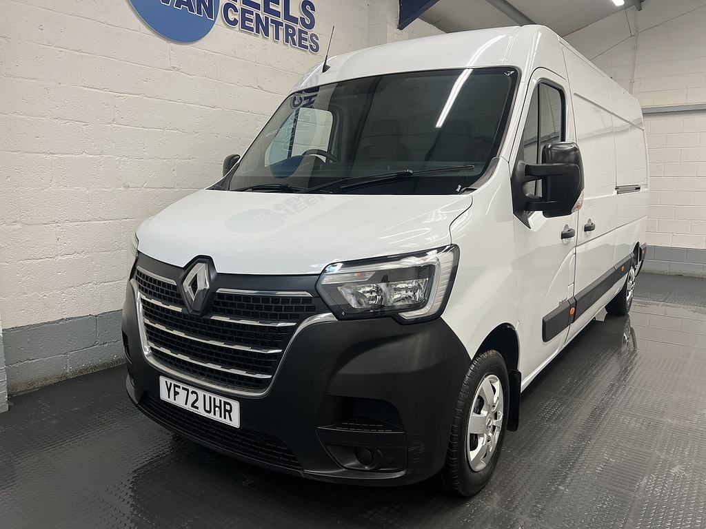 Renault Master Master 2.3 Dci 35 Business Fwd Lwb Medium Roof Eu White