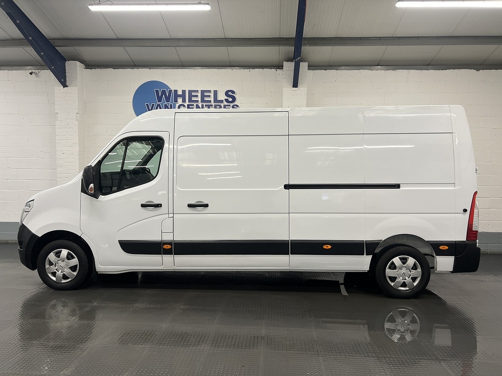 Nissan InterStar Interstar 2.3 Dci 35 Tekna Fwd L3 H2 Euro 6 White #2