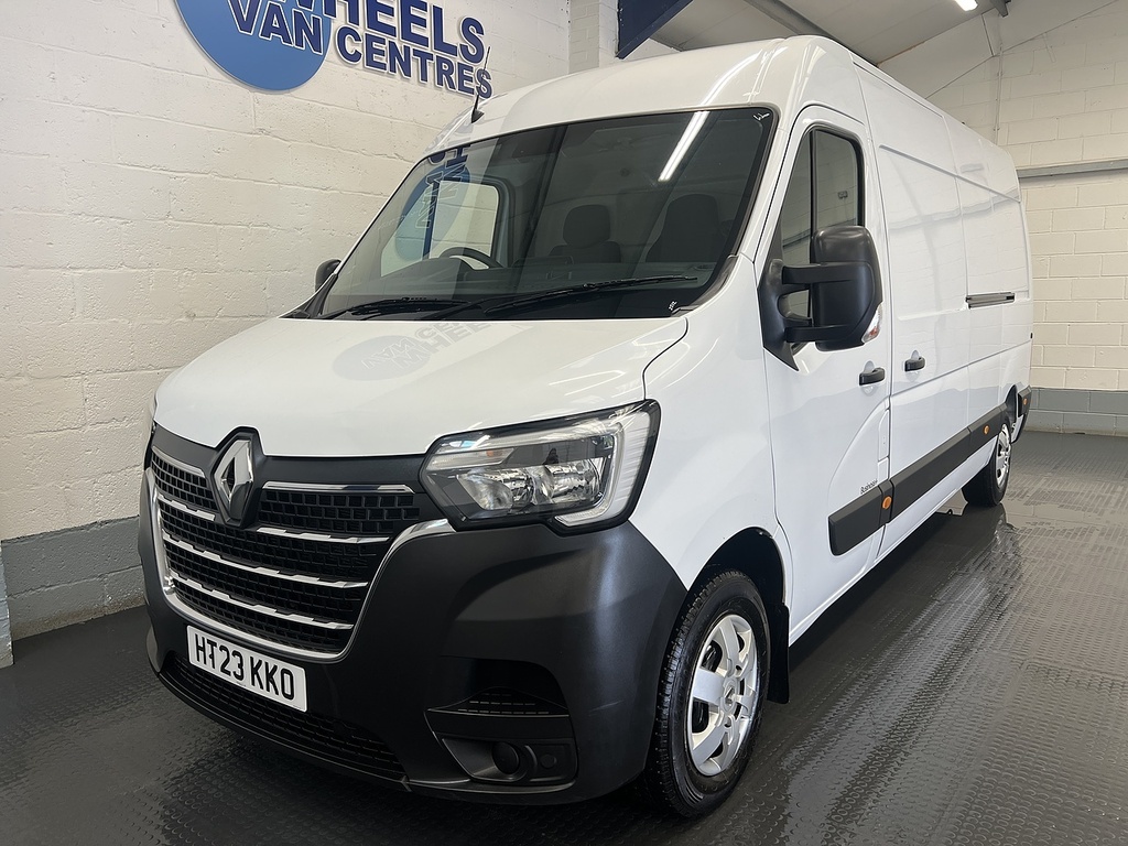 Renault Master Master 2.3 Dci 35 Business Fwd Lwb Medium Roof Eu White