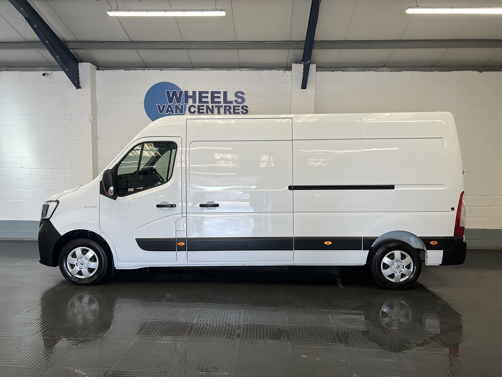 Renault Master 2.3 Dci 35 Advance Panel Van Fwd MJ74KPT White #2
