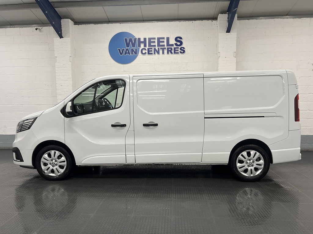 Renault Trafic 2.0 Dci Blue Ll30 Extra Panel Van Manua HS24BKZ White #2