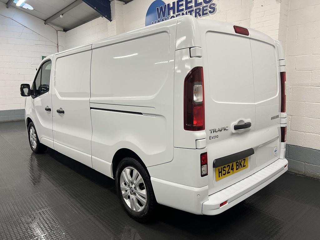 Renault Trafic 2.0 Dci Blue Ll30 Extra Panel Van Manua HS24BKZ White #3