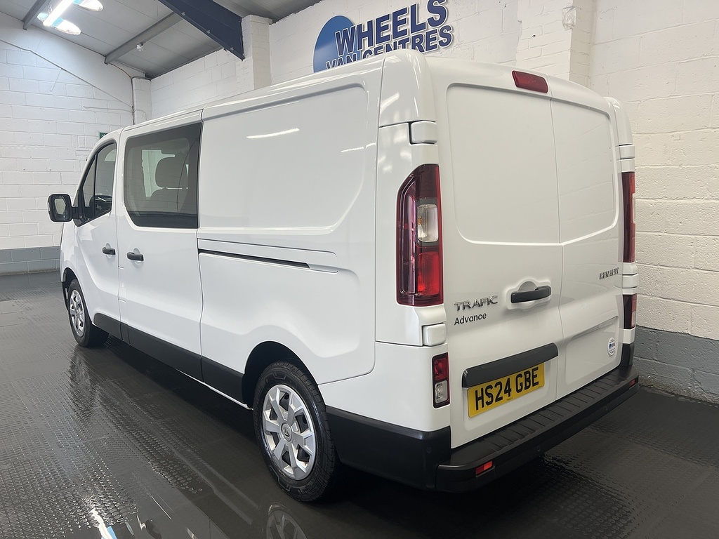 Renault Trafic 2.0 Dci Blue Ll30 Advance Crew Van Double Cab 6Dr HS24GBE White #2