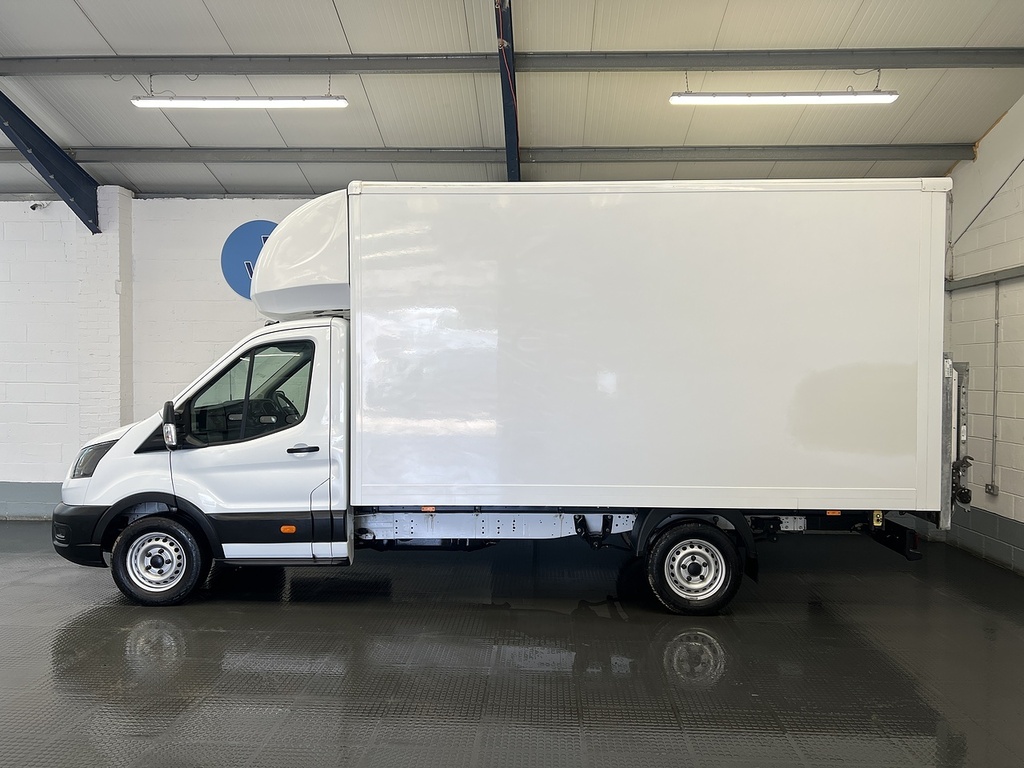 Ford Transit Custom 350 Ecoblue Leader 2.0 Luton DP24AKF White #2