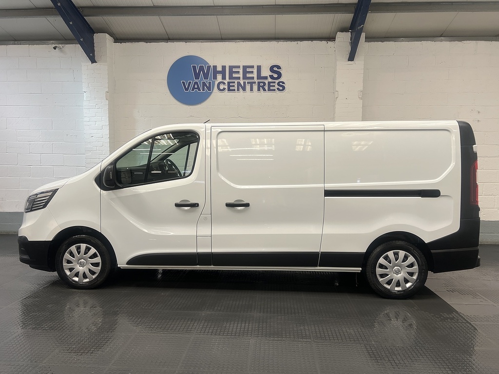 Renault Trafic 2.0 Dci Blue Ll30 Business Panel Van Ma HT22JKZ White #2
