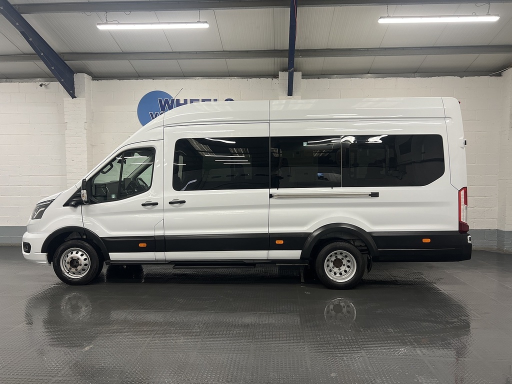 Ford Transit Custom 2.0 460 Ecoblue Limited Minibus Double Cab Die DS74GZD White #2