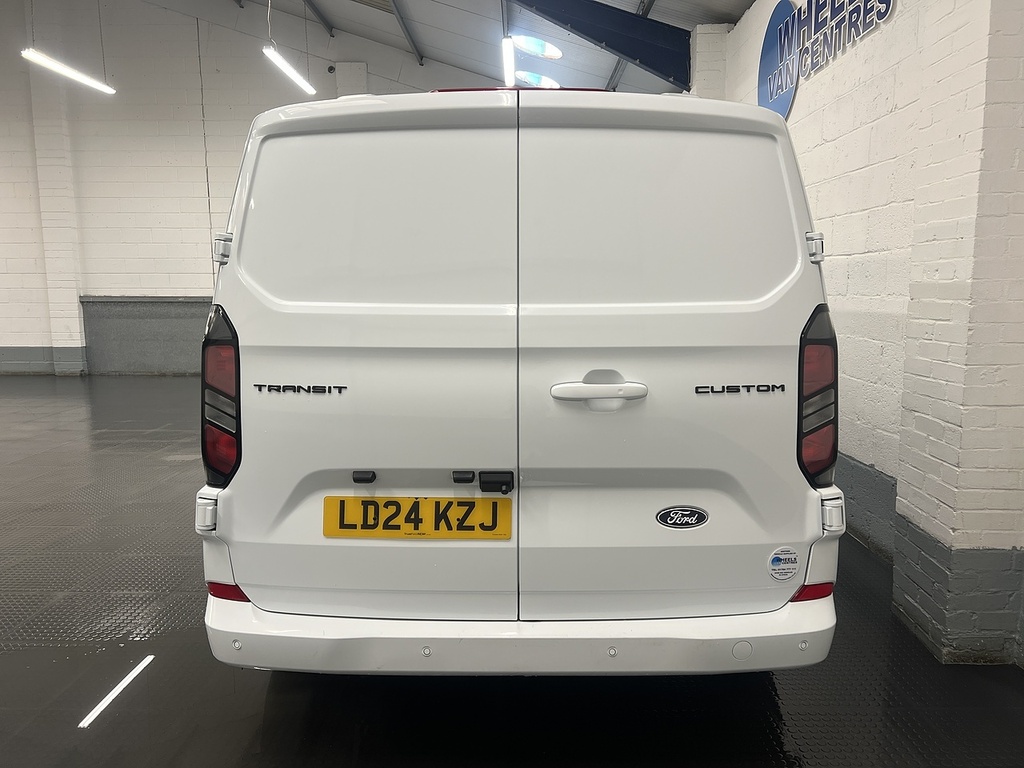 Ford Transit Custom 2.0 300 Ecoblue Limited Panel Van Manua LD24KZJ White #4
