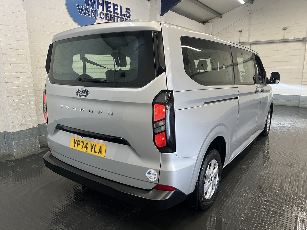 Ford Tourneo Custom 2.0 320 Ecoblue Zetec Minibus Double Cab Diese Silver #5